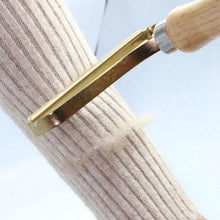 Load image into Gallery viewer, LintOut™ Portable Lint Remover
